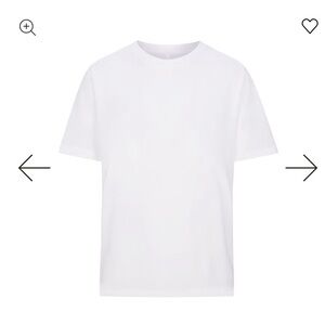 Skims  women’s Relaxed T- Shirt In Snow Size Medium New without Tags